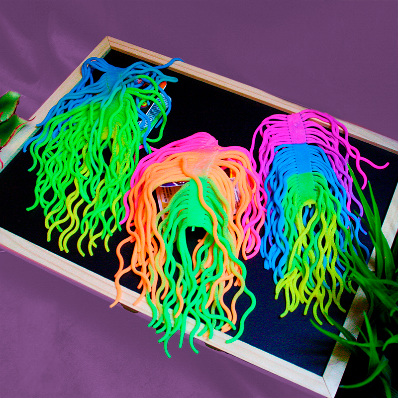 Liukuvärjätty nuudeli aistituote