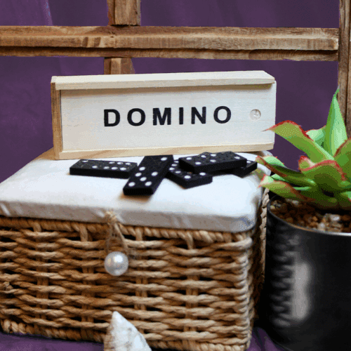 Domino peli
