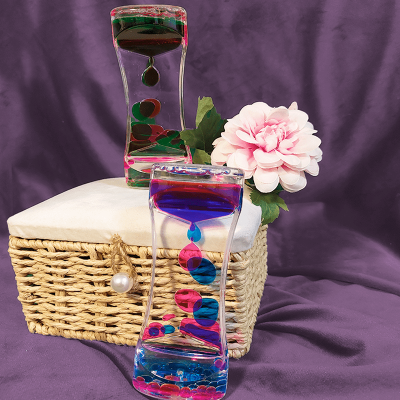 Nestemäinen laava tiimalasi